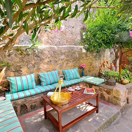 Aria Di Rodi Apartman *